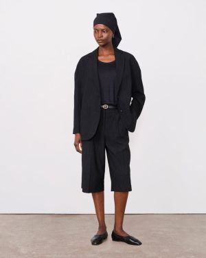  BLACK BLACK